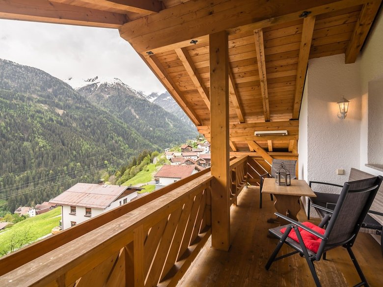 Mountain View Apartment In Strengen Near Forest