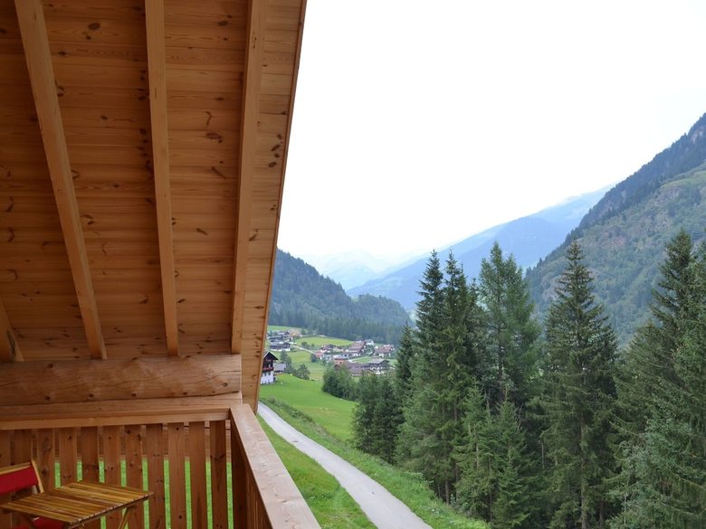Cozy Chalet In M�rtschach With Private Garden