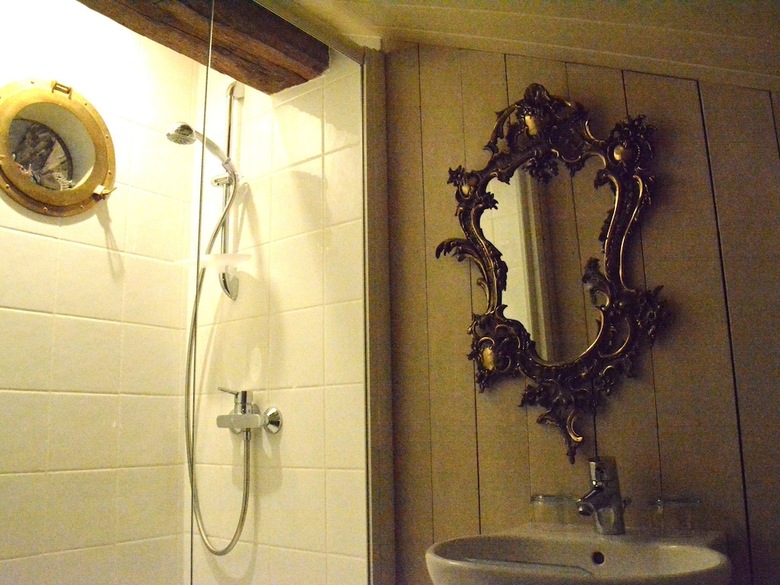 Cozy Holiday Home In Bi�vre With Pond