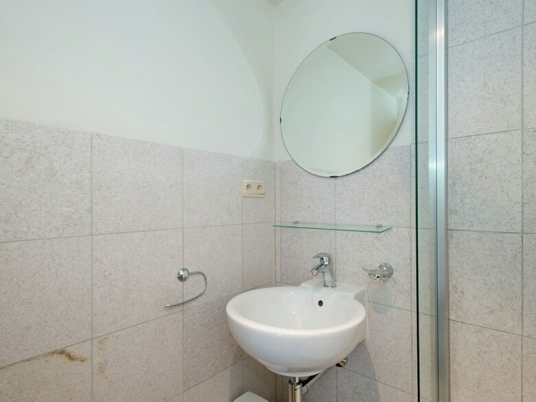 Great Spacious Holiday Home In A Tranquil Holiday Park