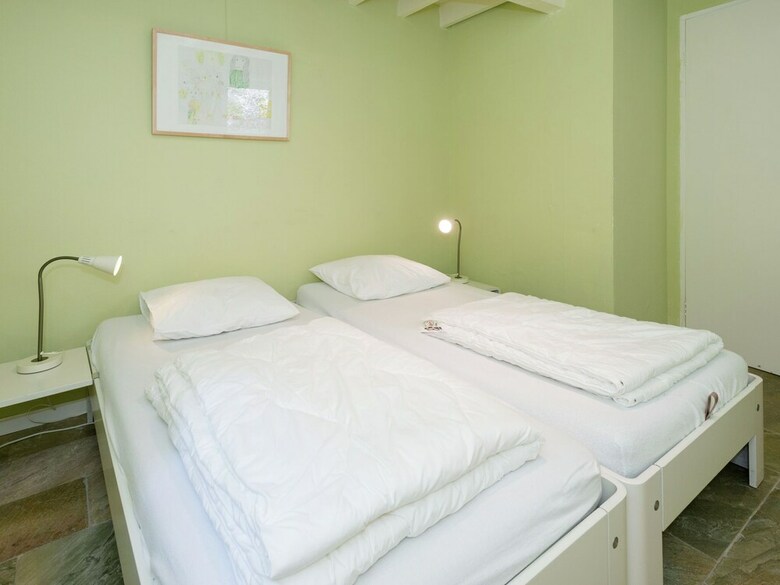 Great Spacious Holiday Home In A Tranquil Holiday Park
