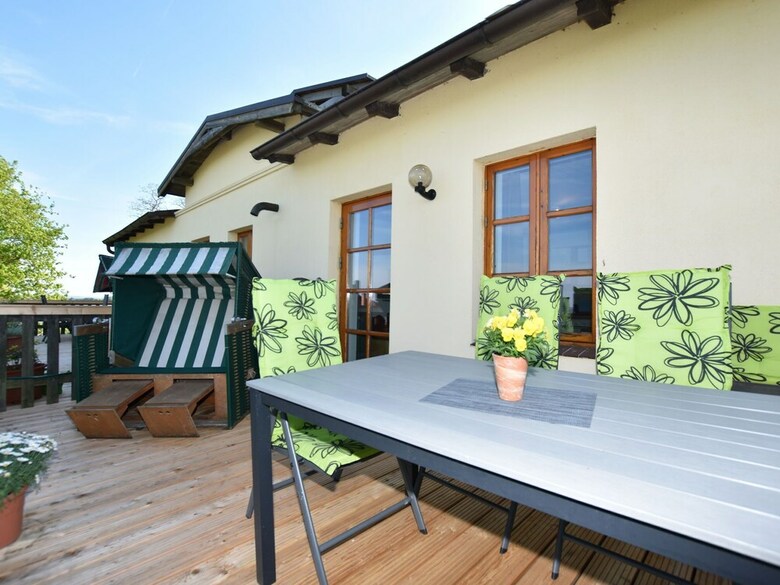 Waterfront Apartment In Stove With Balcony
