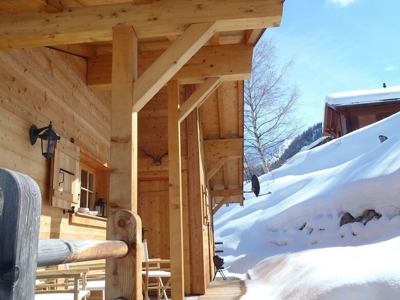 Peaceful Chalet In La Tzoumaz With Mountain View