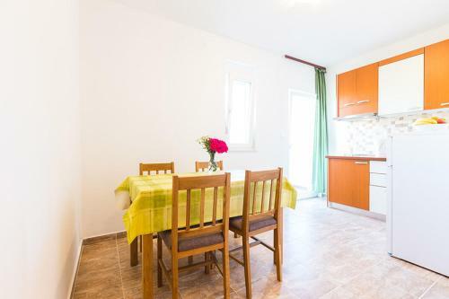 Apartments Mladenka 20m From Marina!