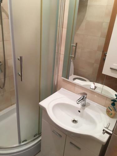 Apartments Mladenka 20m From Marina!