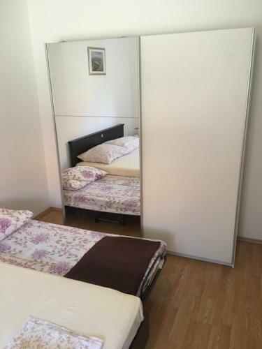 Apartments Mladenka 20m From Marina!