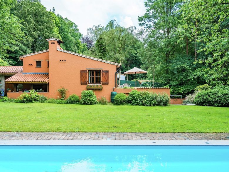 Cosy And Snug Holiday Home With Joint Swimming Pool