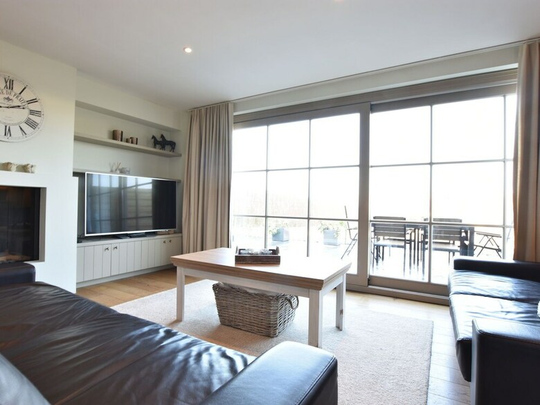 Spacious Holiday Home In Middelkerke With Jacuzzi
