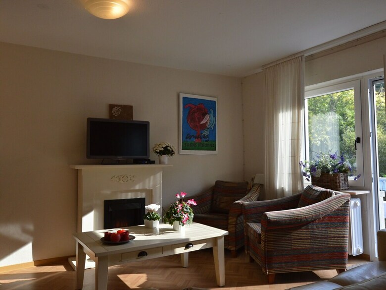 Comfy Holiday Home In Veldenz With Parking