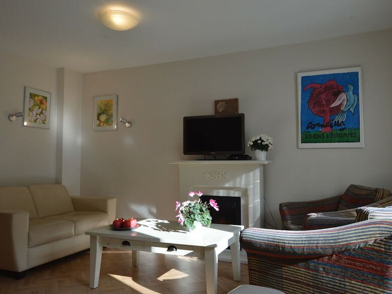 Comfy Holiday Home In Veldenz With Parking