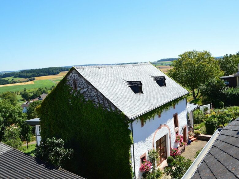 Holiday Home In Ittel With Balcony, Heating, Bbq, Parking