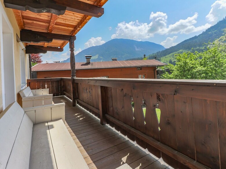 Luxurious Apartment In Brixen Ski Area With Garden