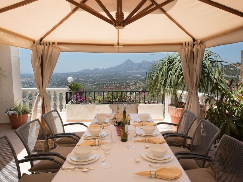 Villa With Exceptional Panoramic Views, Private Pool In Altea Hills