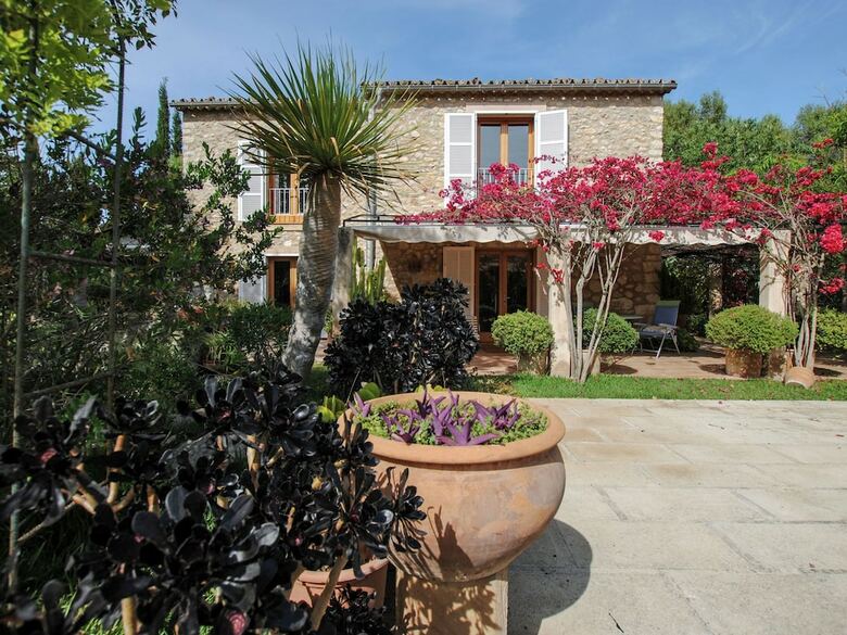 Beautiful Villa With Private Swimming Pool In Selva