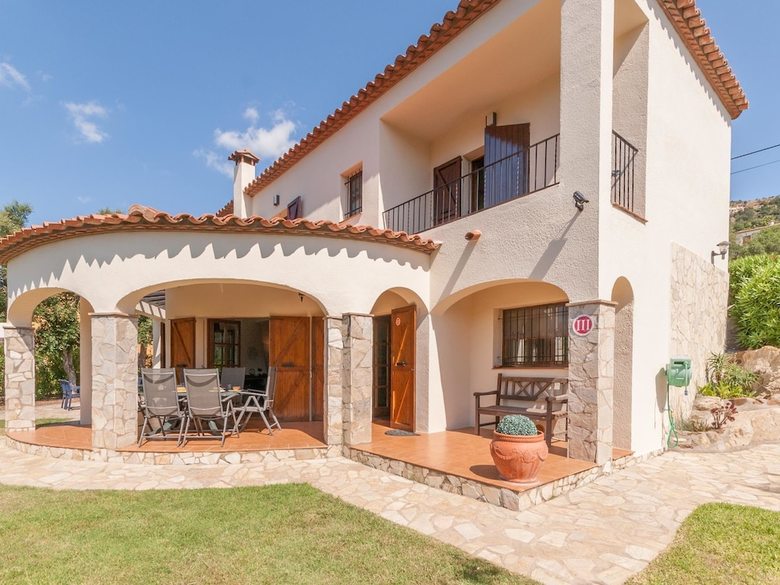Exotic Villa In Calonge With Swimming Pool