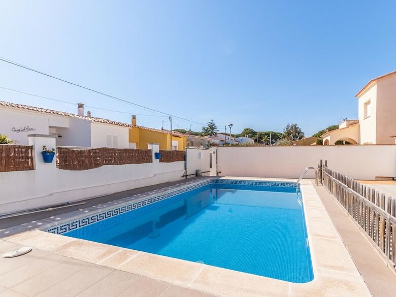 Holiday Home In L'escala With Private Swimming Pool