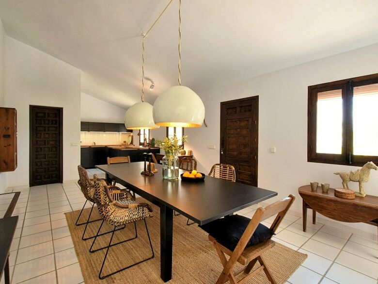 Splendid Villa With In Sayalonga Swimming Pool