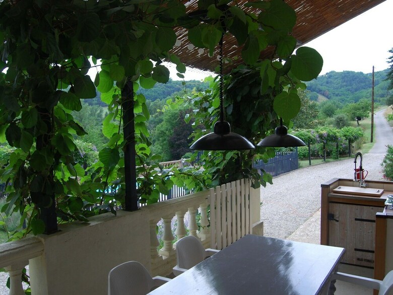 Charming Holiday Home In �tables With Swimming Pool