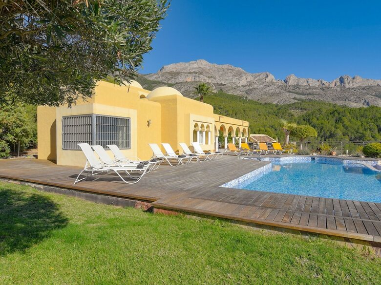 Affluent Villa In Altea With Pool And Panoramic Views
