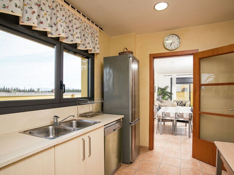 Cozy Holiday Home In Urbanitzaci� Bon Relax With Pool