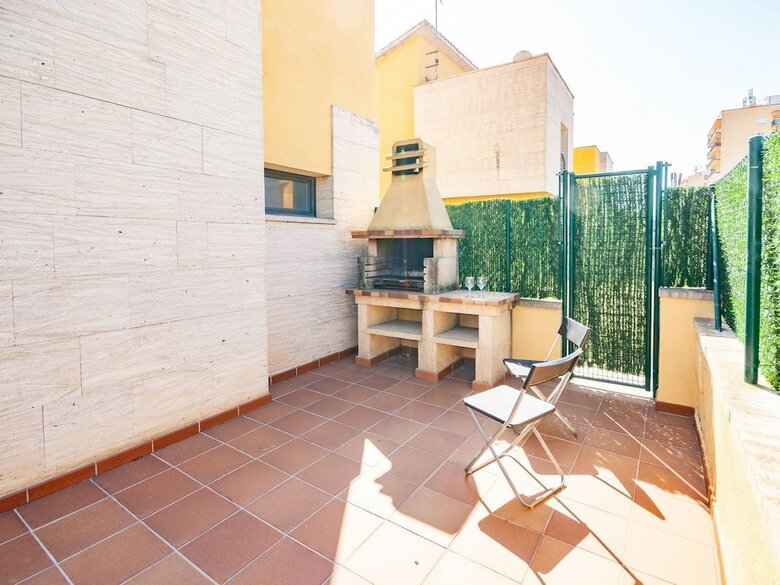 Cozy Holiday Home In Urbanitzaci� Bon Relax With Pool