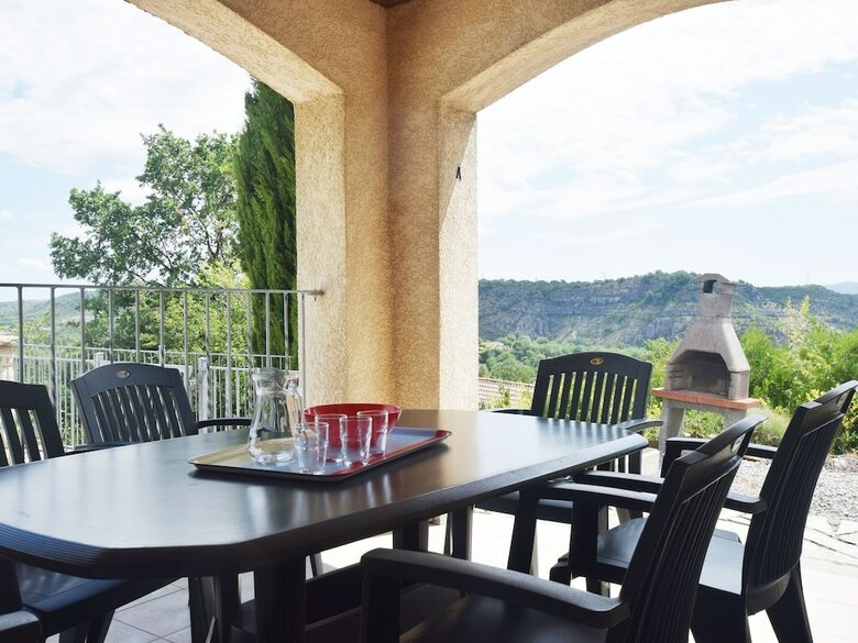 House With Panoramic View And Swimming Pool In Ard�che