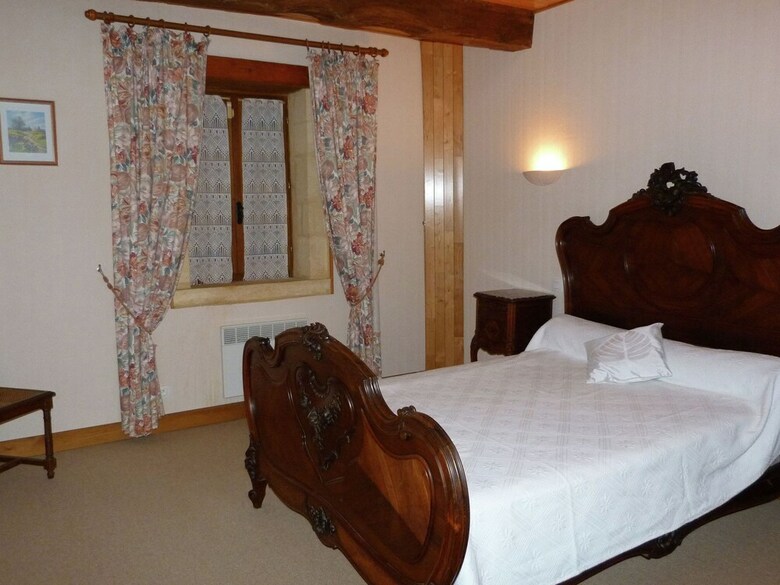 Vintage Home In Siorac-en-p�rigord With Pool