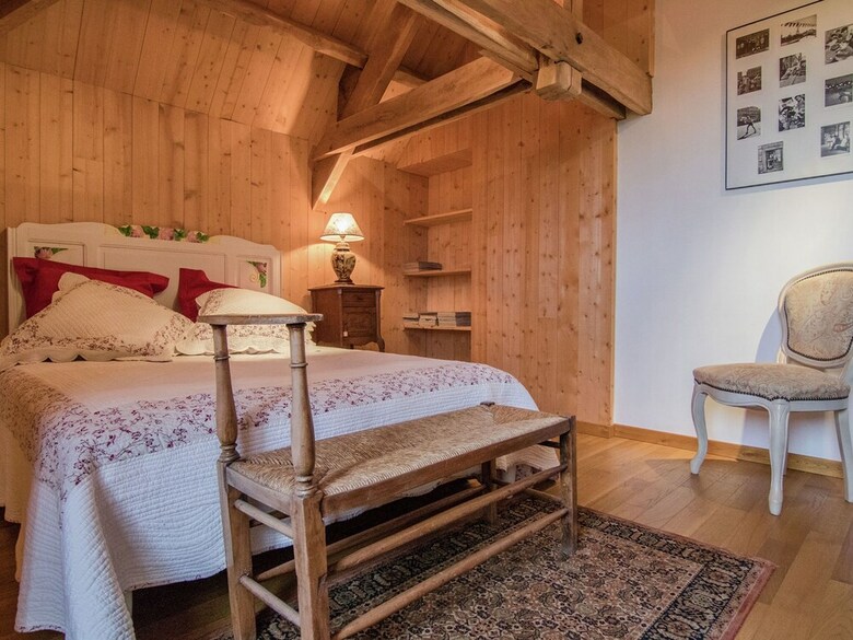 Cozy Villa In Saint-bonnet-la-rivi�re With Swimming Pool