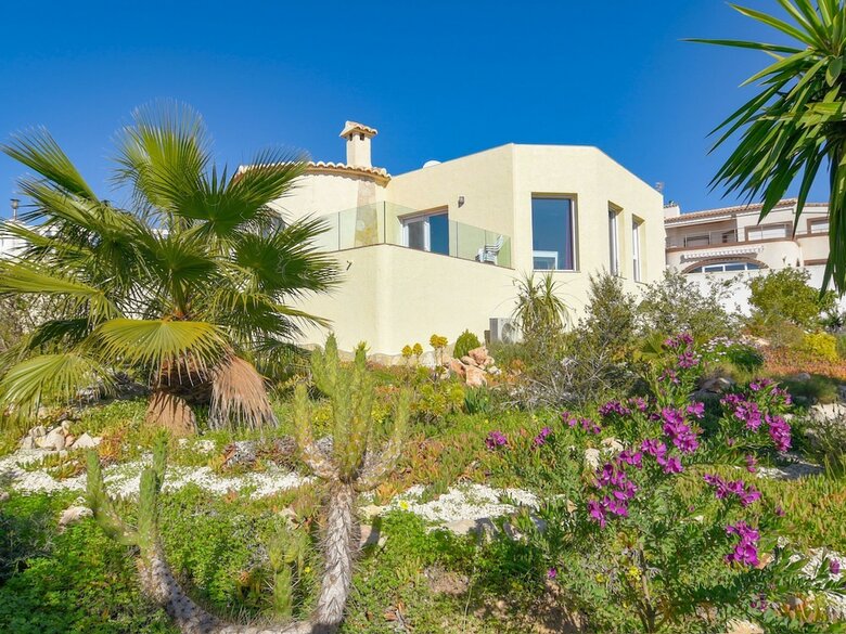Lush Villa With Swimming Pool In Benitachell