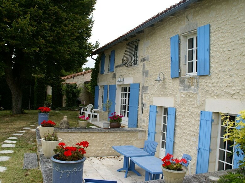 Quaint Holiday Home In Lusignac With Swimming Pool