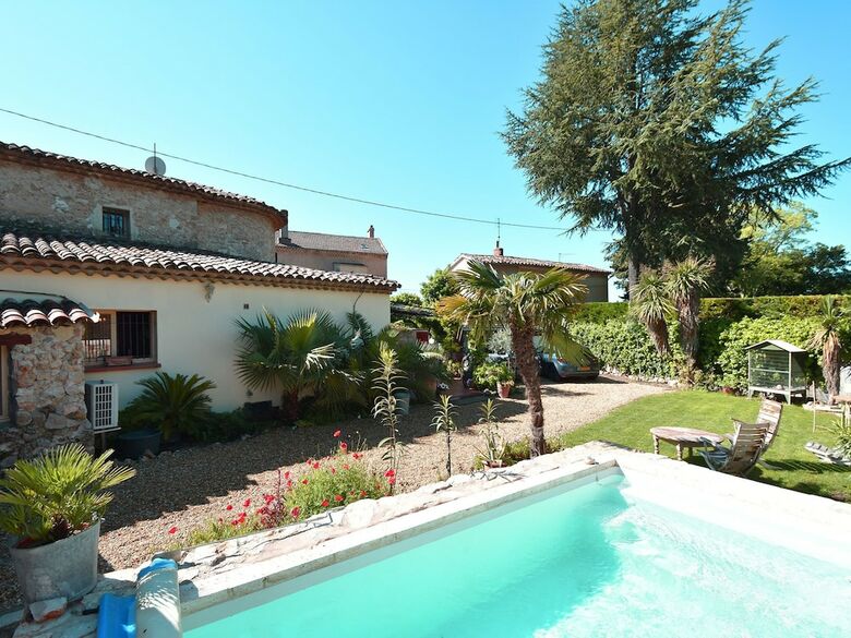 Quaint Holiday Home In Lorgues With Pool