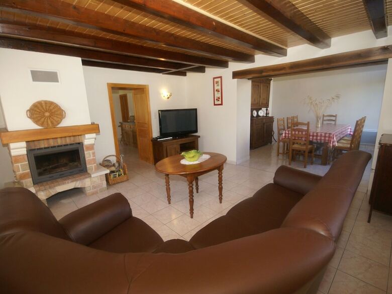 Spacious Holiday Home With Private Garden In Saint-bresson
