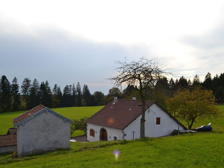 Spacious Holiday Home With Private Garden In Saint-bresson