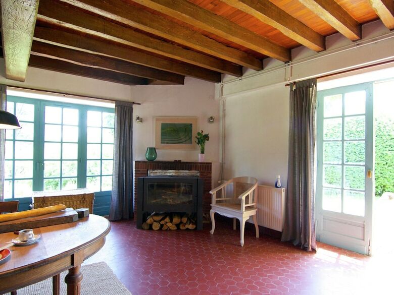 Charming Cottage In Ladignac-le-long With Garden