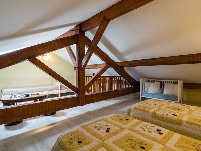 Quaint Holiday Home In Blanquefort-sur-briolance With Pool