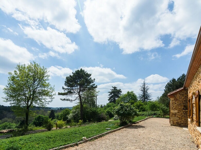Quaint Holiday Home In Blanquefort-sur-briolance With Pool