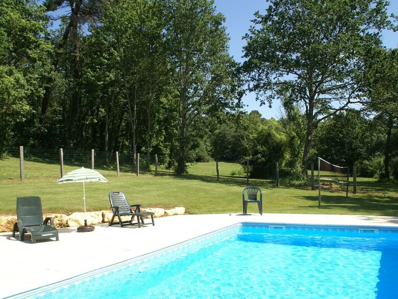 Quaint Holiday Home In Blanquefort-sur-briolance With Pool