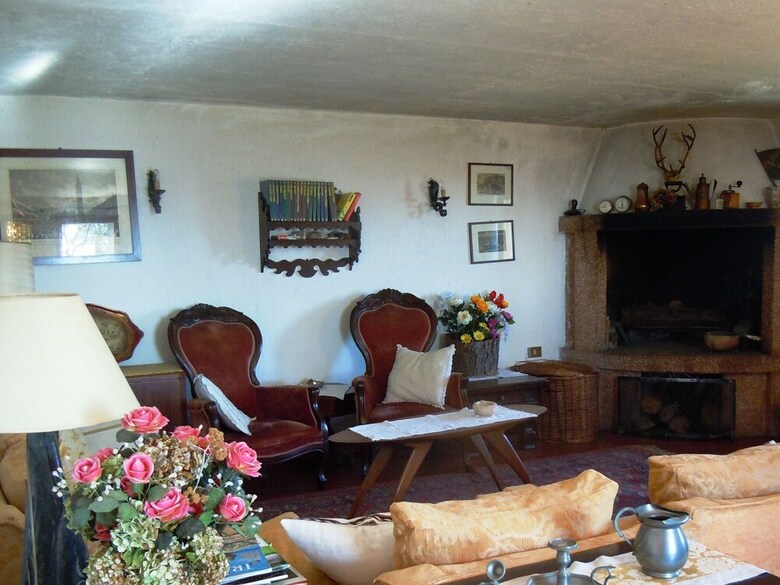 Cozy Detached House, Wide Garden, Wifi