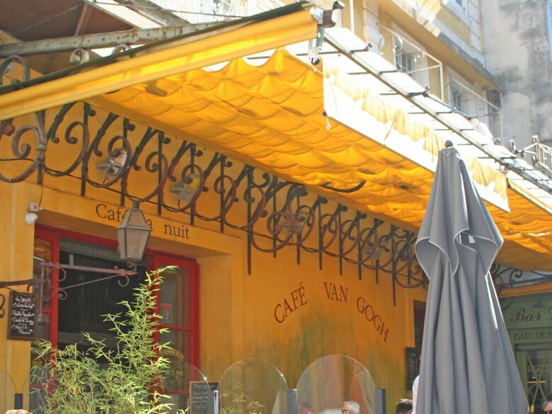 Cosy Holiday Home In Arles With Pool