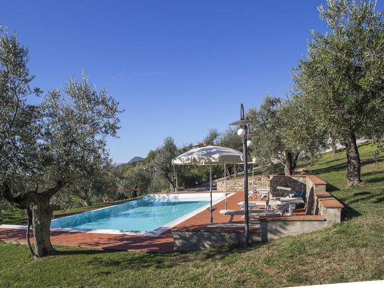 Modern Apartment In Larciano With Swimming Pool