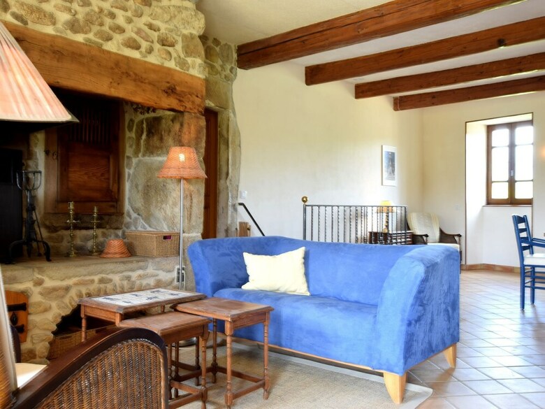 Restful Villa In Largenti�re With Swimming Pool