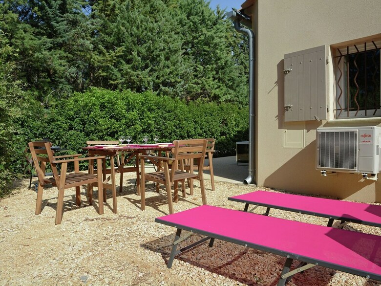 Luxury Villa With Jacuzzi In Carpentras Provence