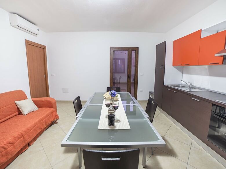 Panoramic Villa With Pool, 200 Meters From The Beach