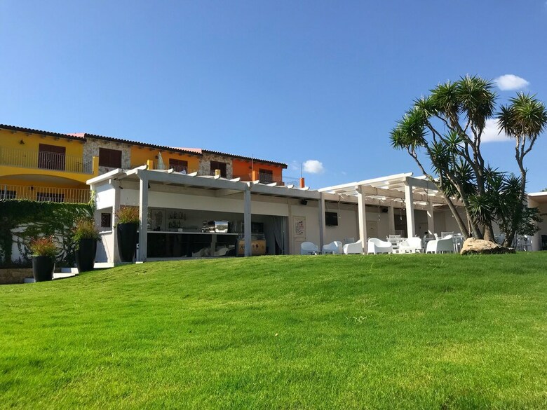 Panoramic Villa With Pool, 200 Meters From The Beach
