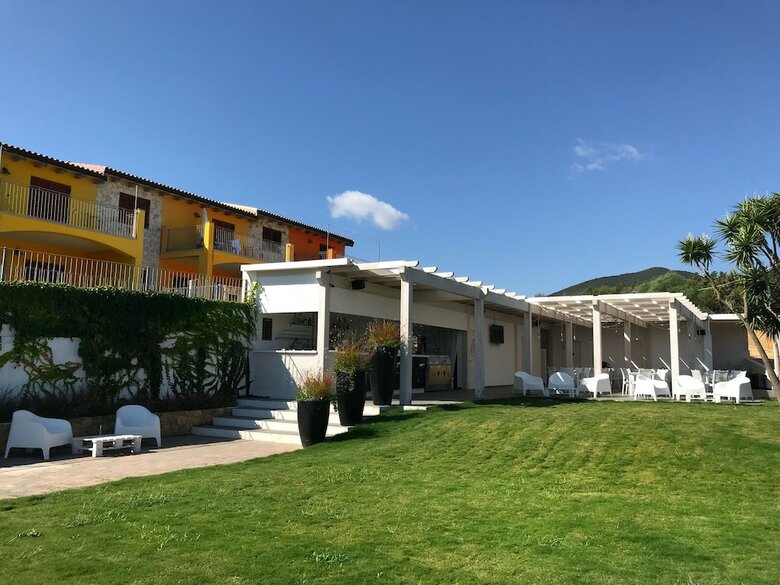 Panoramic Villa With Pool, 200 Meters From The Beach