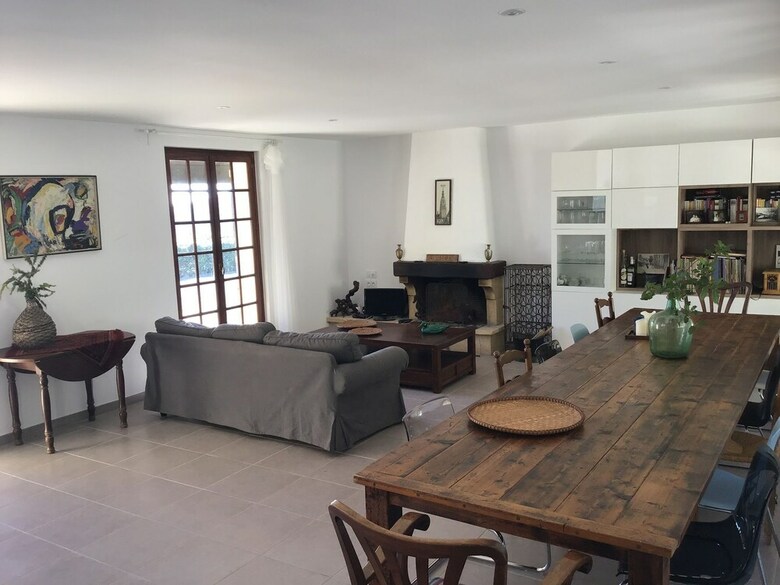 Delighful Villa In Berlou With Private Swimming Pool