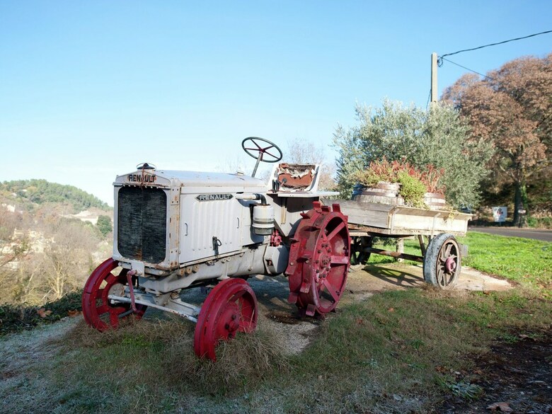 18th Century, Cosy Middle House In Barjols