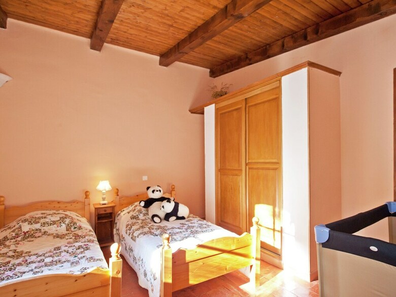 18th Century, Cosy Middle House In Barjols