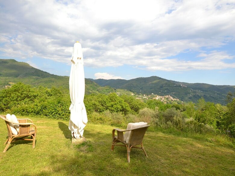 Vintage Cottage In Pescia With Jacuzzi