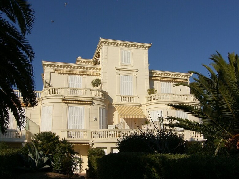 Beautiful Apartment In Bel Epoque Villa With Pool And Beach Access